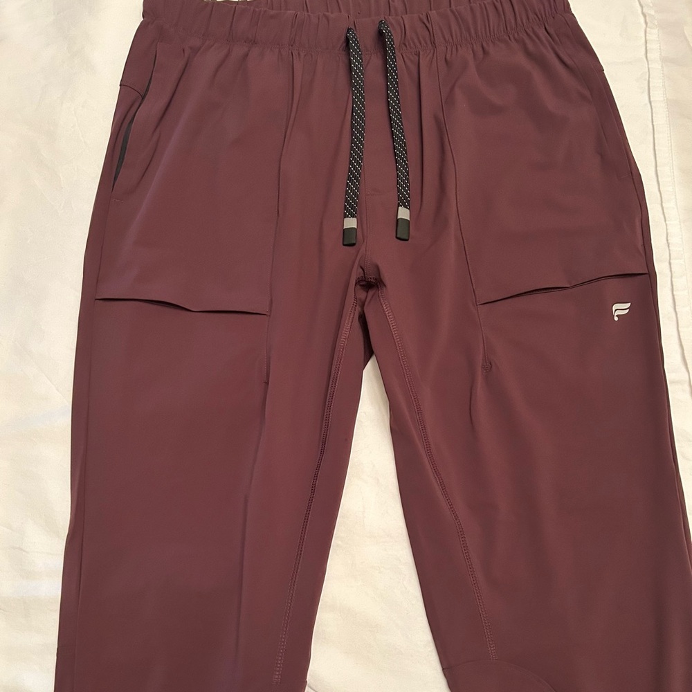 Fabletics Men's Oxblood Set